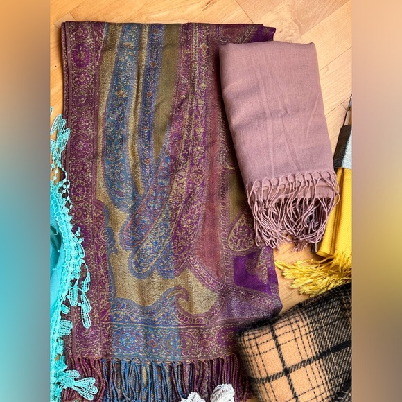 1️⃣3️⃣Lot of 13 Random Scarves-Varying Colors/Sizes/Brands/Materials/Conditions - Picture 12 of 17